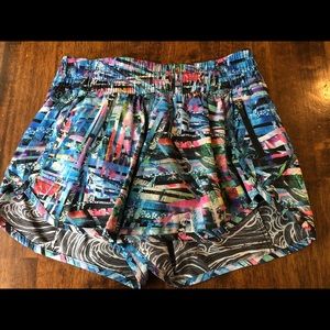 Lululemon size 8 tracker shorts *Seawheeze